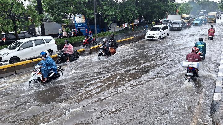 Heru Budi Sebut Jakarta Kewalahan Jika Hujan 4 Jam Berintensitas 180 mm per Hari, Begini Penjelasannya